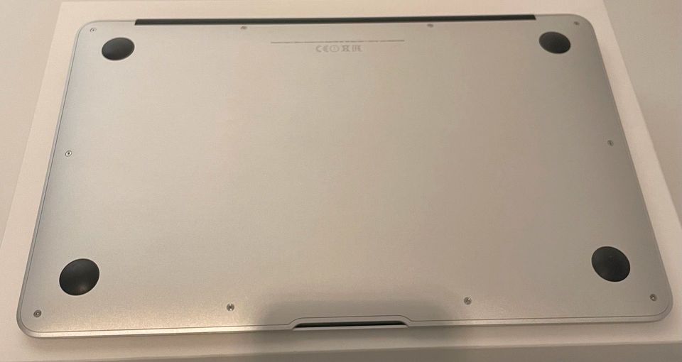 Apple MacBook Air 11“ in Düsseldorf