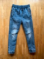 Blaue Jeans, Jogger, Joggjeans von H&M, Gr. 134 Frankfurt am Main - Gallusviertel Vorschau