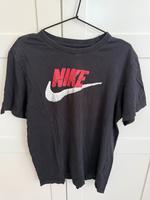 Nike Tshirt Größe L schwarz Sachsen - Groitzsch Vorschau