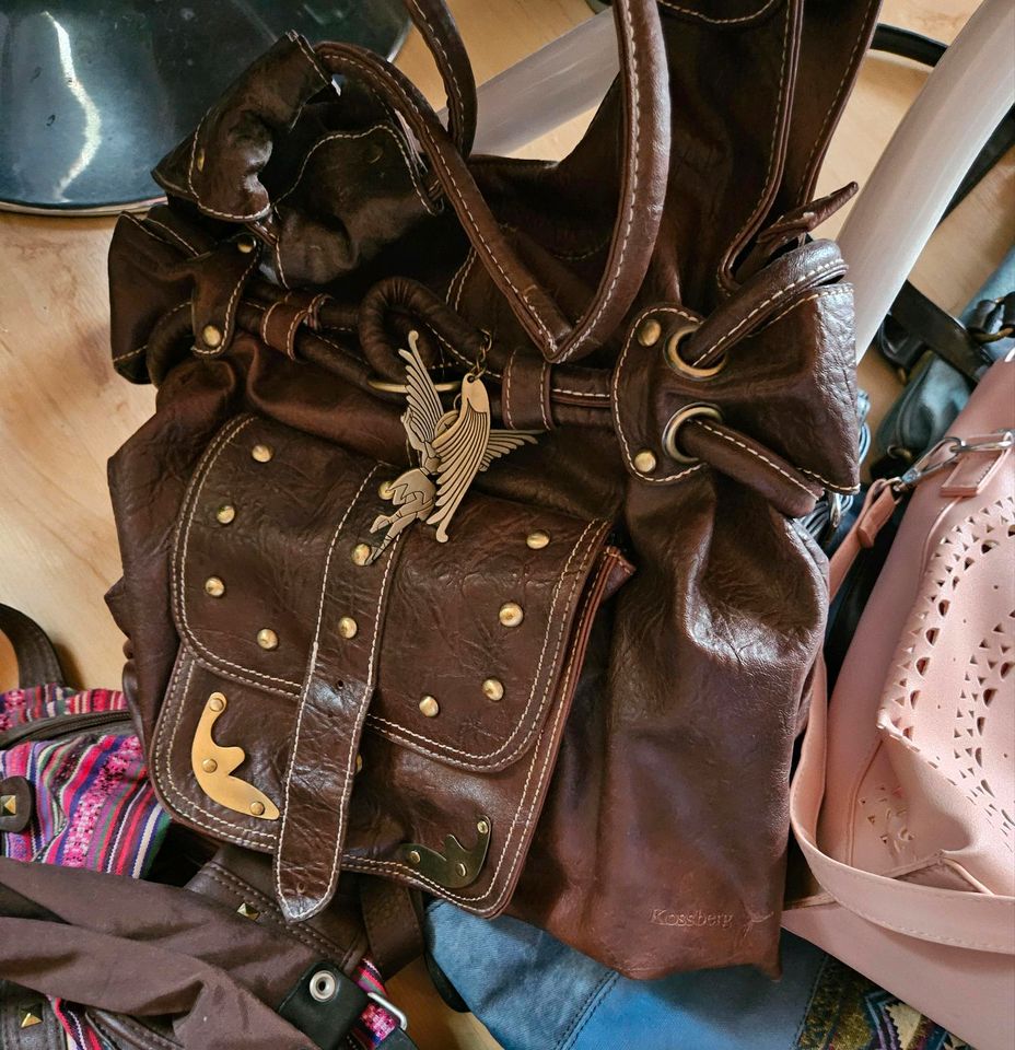 8 Handtaschen bzw. Shopper und 1 kl. Rucksack, je 5,-€ Flohmarkt? in Bad Aibling