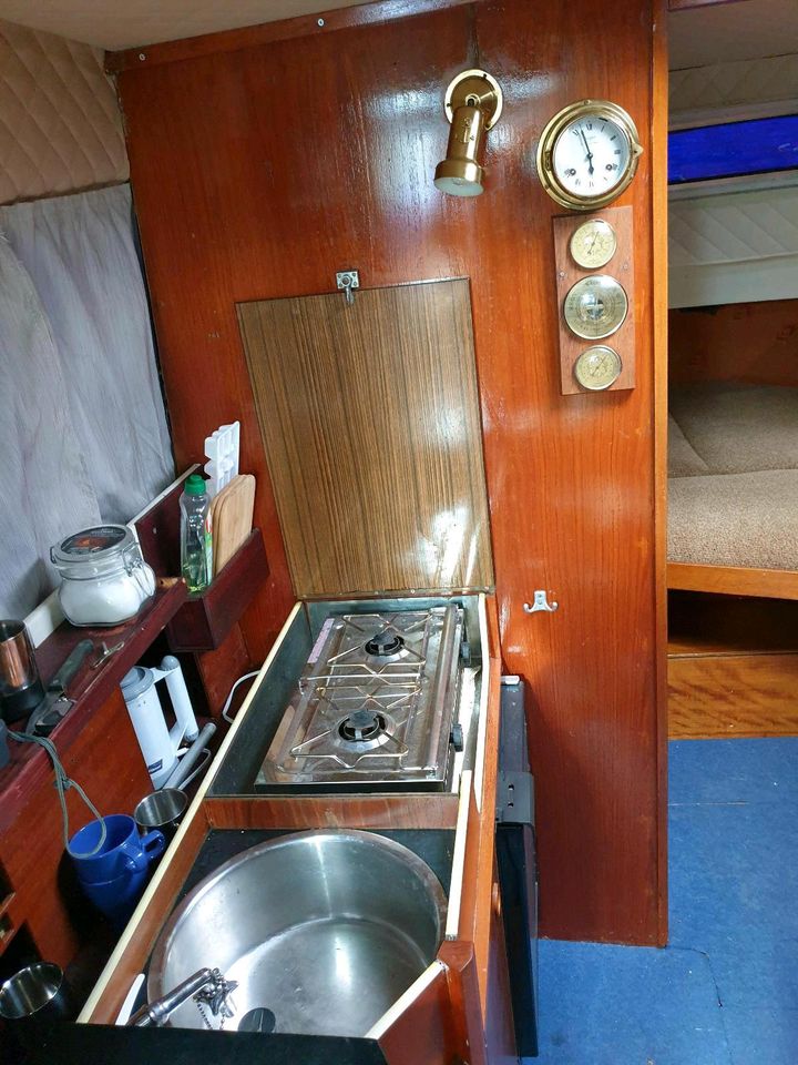 Motorboot Fjord Attache Cabin in Berlin