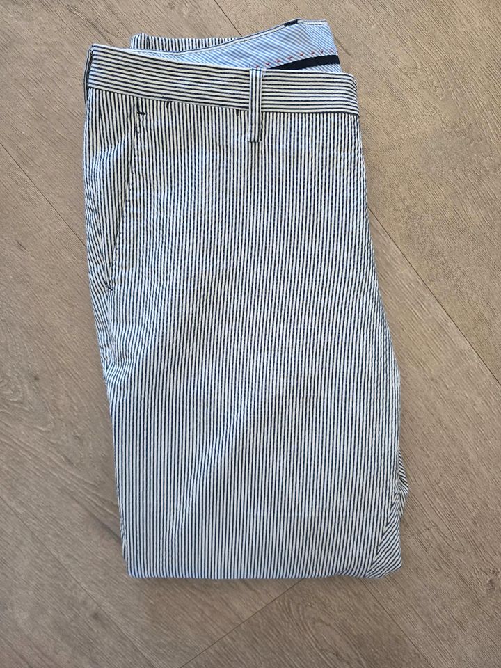 Hilfiger tolle Sommerhose in Holstenniendorf