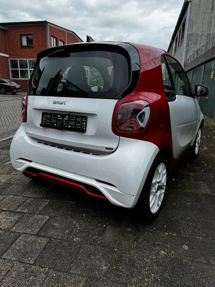 Smart Fortwo 453 2017 Brabus-Optik neu tüv in Bremen