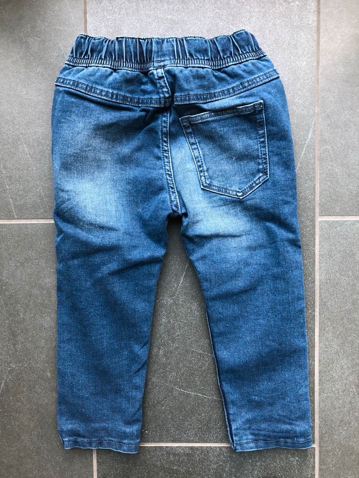 H+M Jeans, Jogger, 98, gefüttert, NEU in Berlin