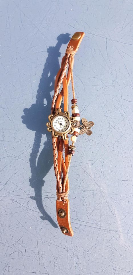 Armbanduhr Damen Mädchen Uhr Neu Leder als Geschenk in Quickborn