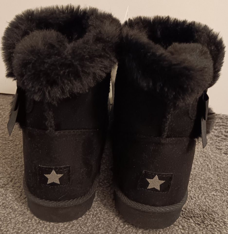 Mädchen Winterstiefel NEU in Moers