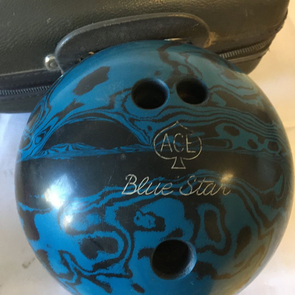 Vintage Bowlingkugel ACE Blue Star mit Tasche Koffer /302 in Berlin