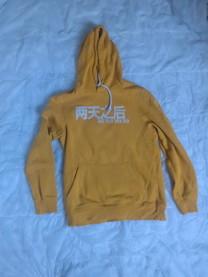 Sweatshirt ocker Gr. M in Zülpich