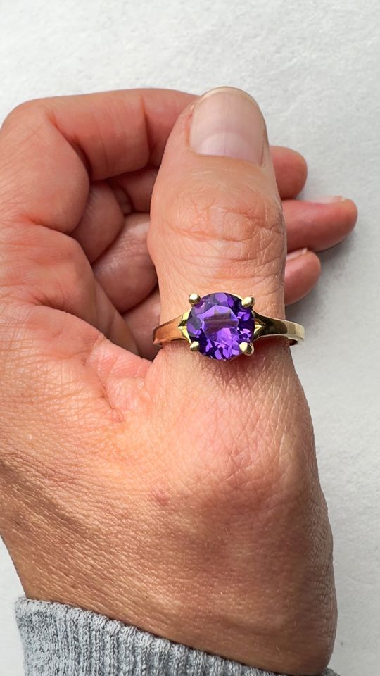 Großer 375 Goldring mit 2ct Amethyst im Brillantschliff Gr.63 in Hamburg