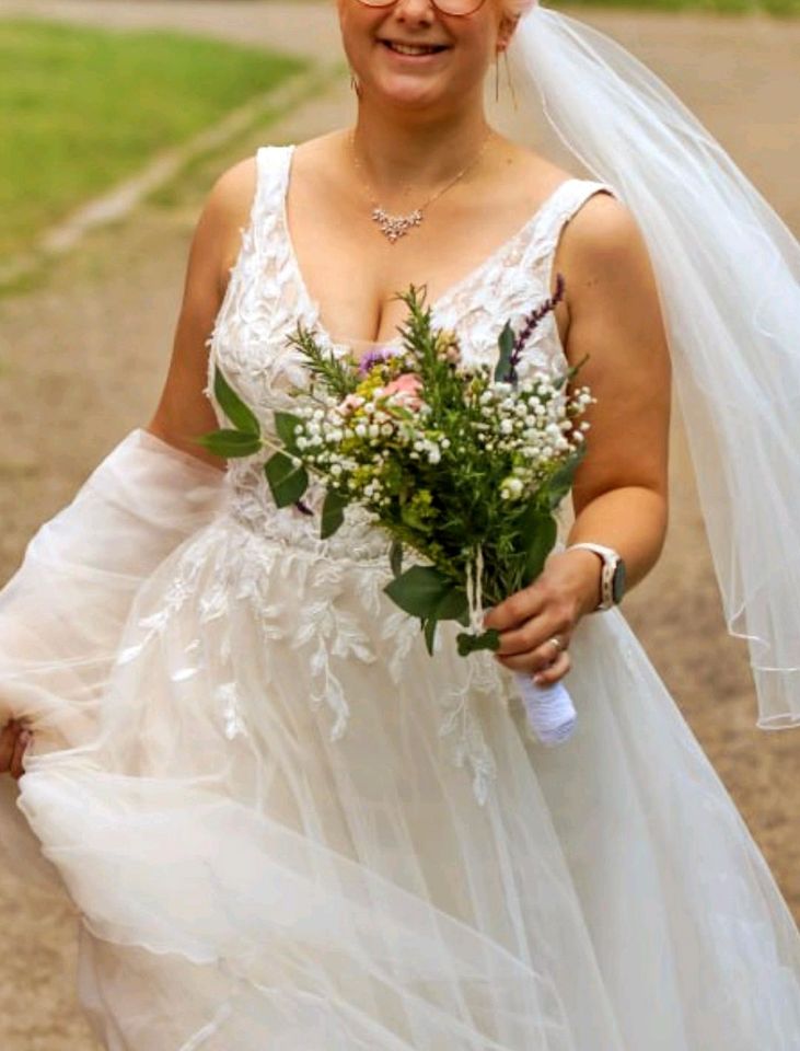 Hochzeitskleid Brautkleid 42/44 sehr hochwertig Kleid Hochzeit in Kiel