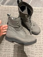 Boots in Grau Nordrhein-Westfalen - Lünen Vorschau