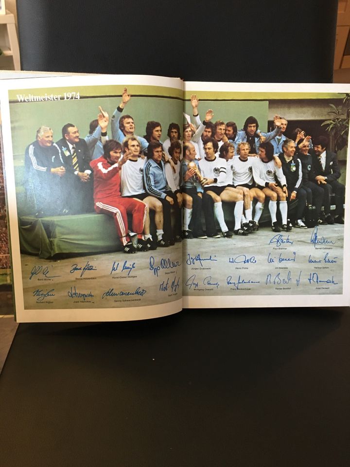 Fußball WM Buch 1974 in Wilhelmshaven