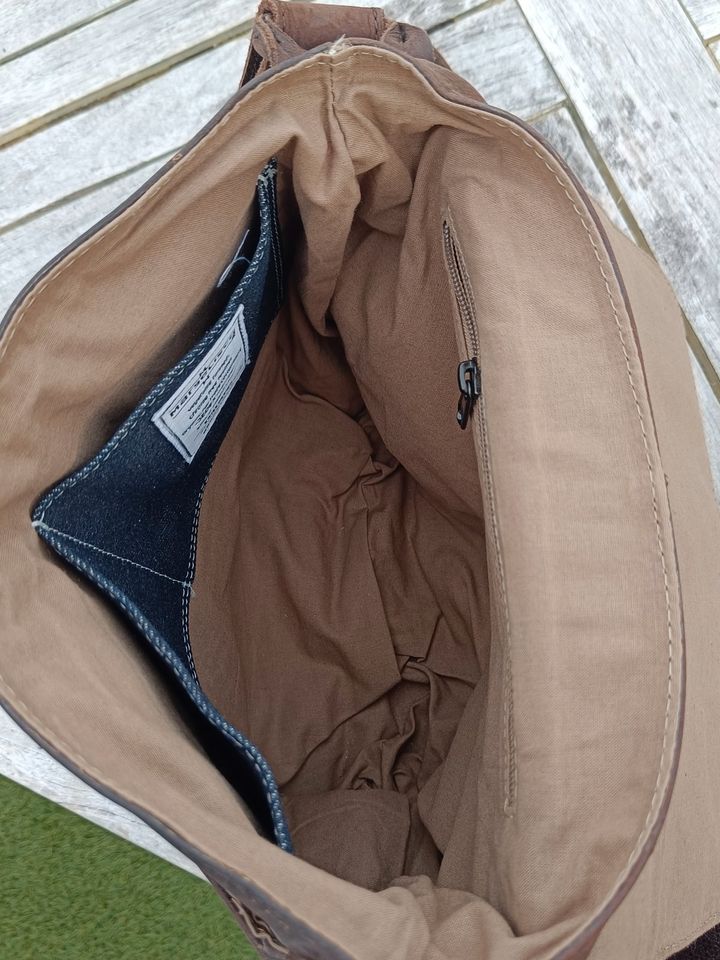 Handtasche zum Umhängen, robustes Leder dunkelbraun in Herrieden