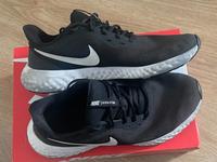Sneaker nike revolution Hessen - Lich Vorschau