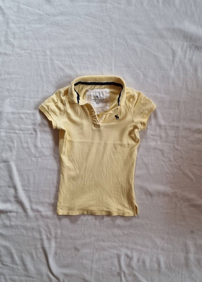 Abercrombie & Fitch Poloshirt Größe S Damen Women T-Shirt Gelb in Heroldstatt