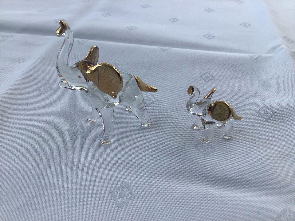 Glasfigur Elefant mit Gold in Kremmen