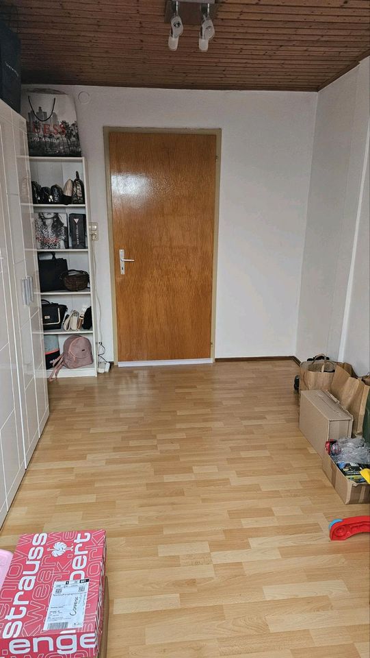 Helle 3 Zimmer Dachgeschosswohnung in Geisling in Pfatter