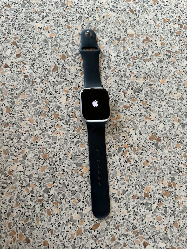 Apple Watch Series 8 in Aglasterhausen