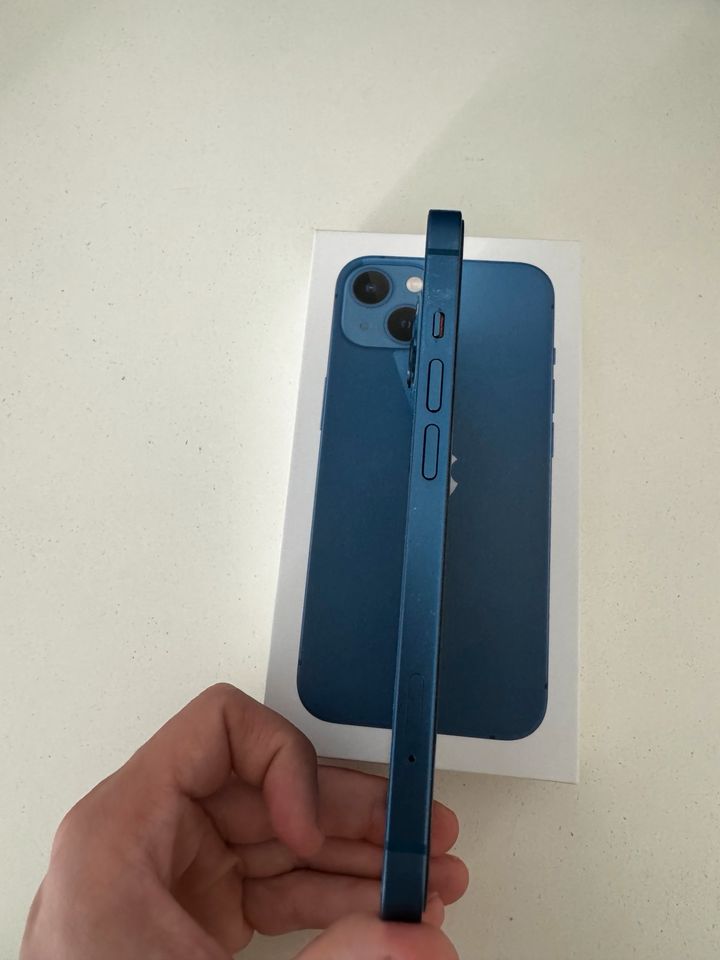Iphone 13, blau, 128 gb in Köln