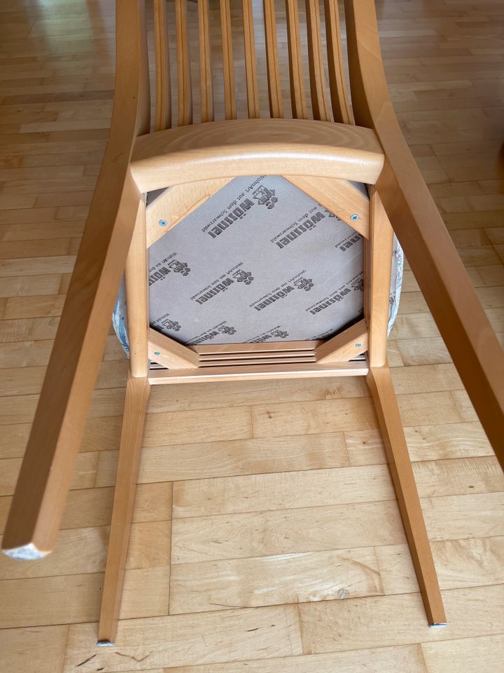 Esstisch ausziehbar (Buche) mit 8 Stühlen in Neustadt
