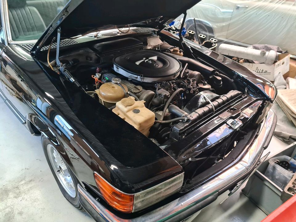 500SL W107 Schwarz 1983 original Europa Auslieferung in Boppard