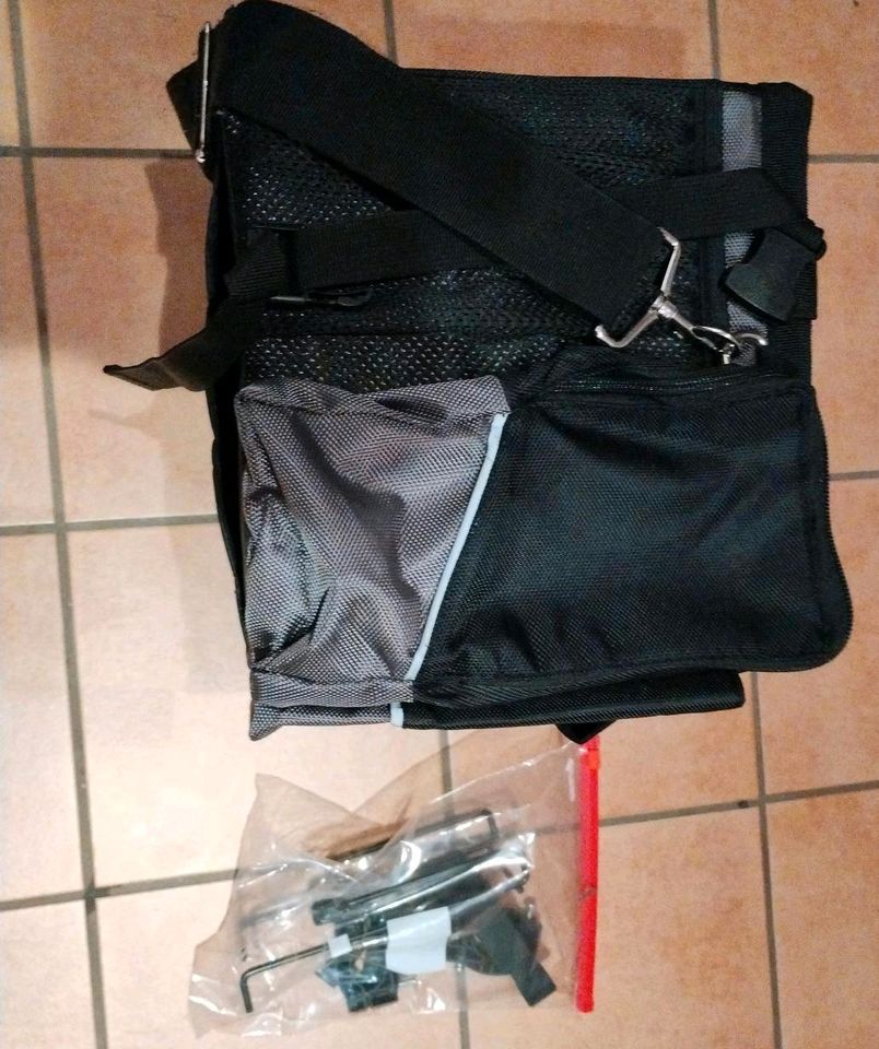 "Friends in Tour" schwarze Tasche mit Halterung für s Fahrrad in Kirchheim unter Teck