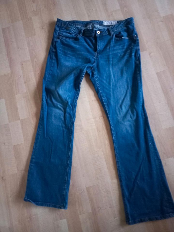 EDC Jeans blau Gr 34/32 in Bogen Niederbay