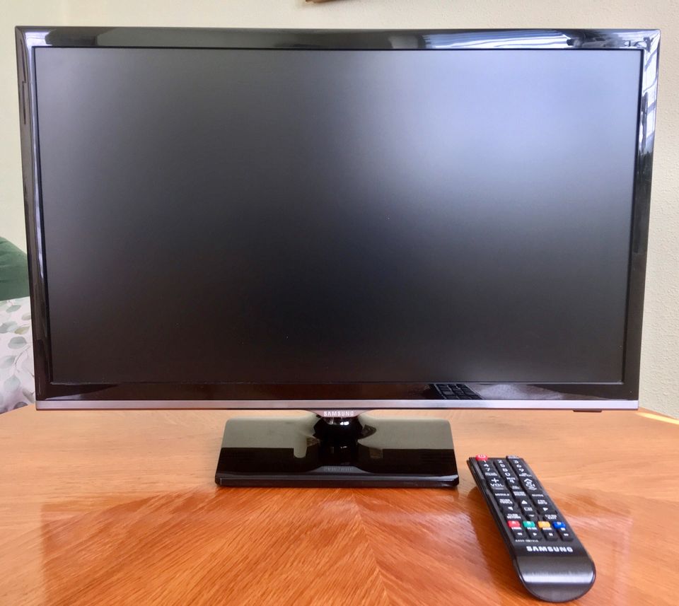 Samsung 22“ LED-TV (UE22K5000AK) in Dresden