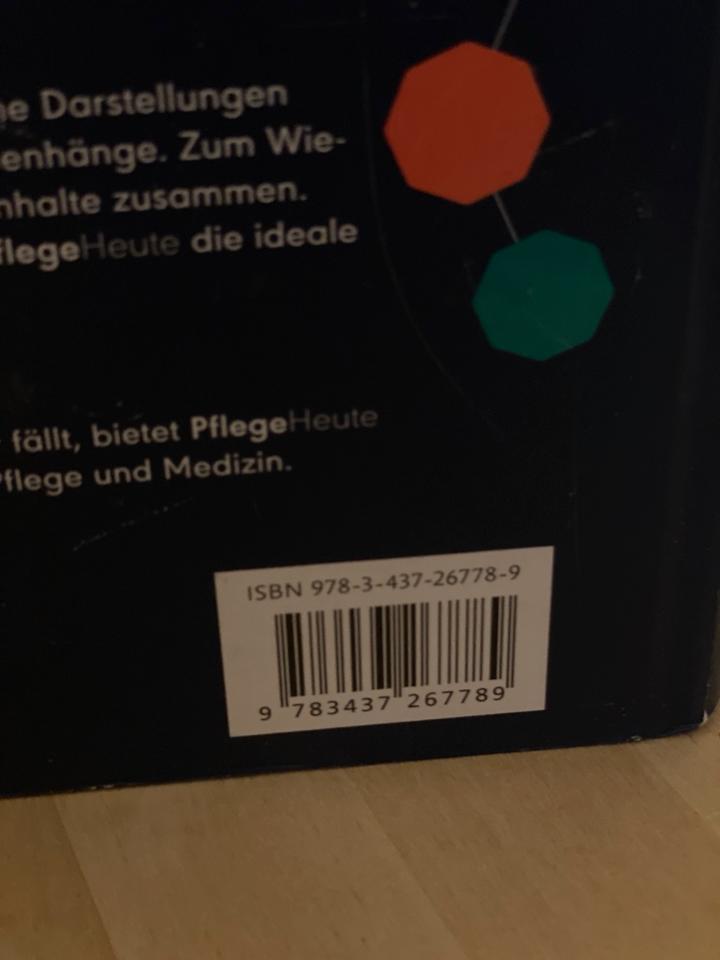 Pflegefachkraft Lehrbücher Pflege Heute Ausbildung Elsevier in Düsseldorf