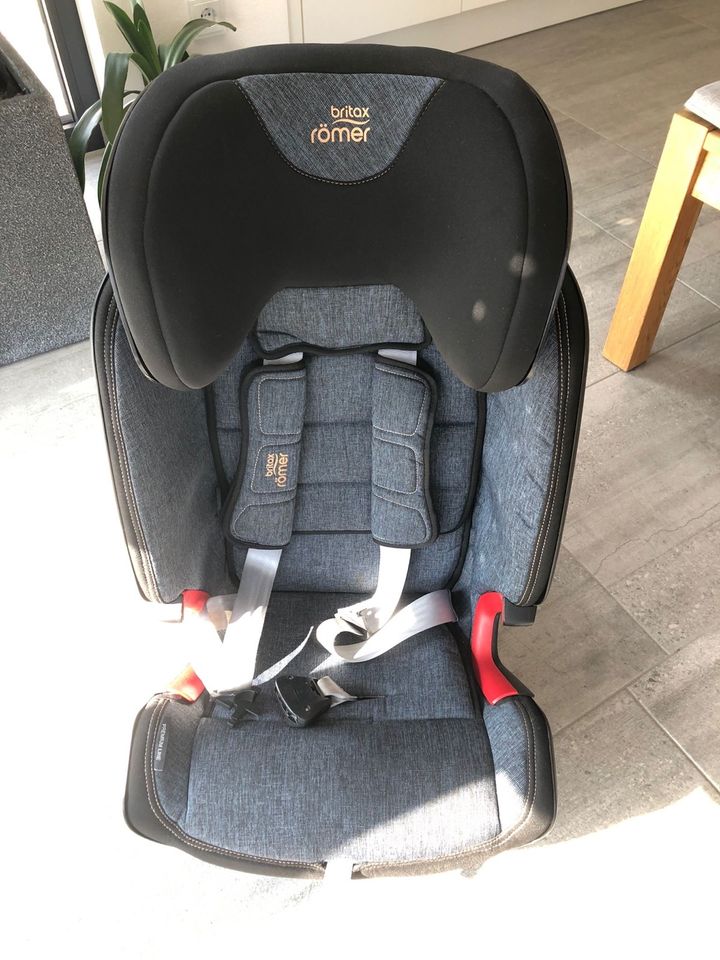 Britax Römer Kindersitz Gruppe 1 , 2+3 (9-36kg) in Pöttmes