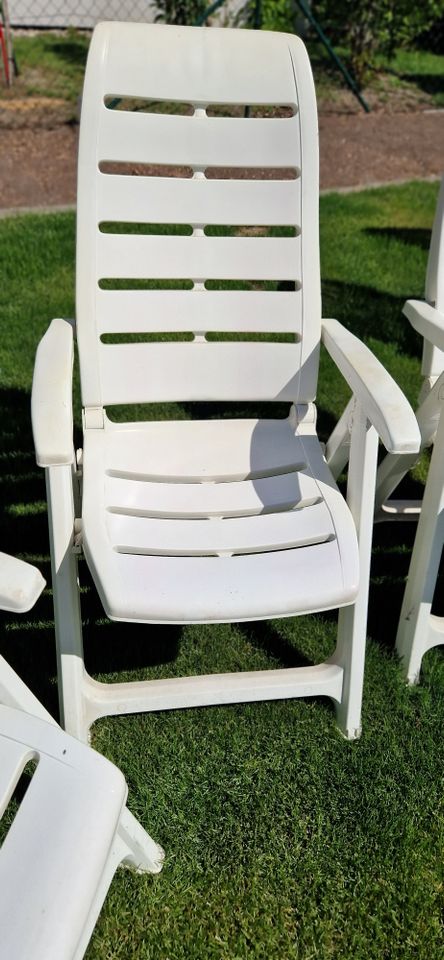 Gartenstühle: 2 Sets ->je 4 Stühle verrstellbar, hohe Rückenlehne in Mahlow