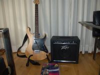 YAMAHA Pacifica 112x in Erle 1998, unbenutzt + Verstärker Nordrhein-Westfalen - Schleiden Vorschau