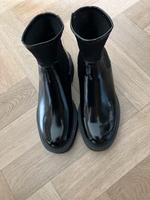 Zara Plateauschuhe Schwarz Lack Boots Stiefelette Gr36 Nordrhein-Westfalen - Hagen Vorschau