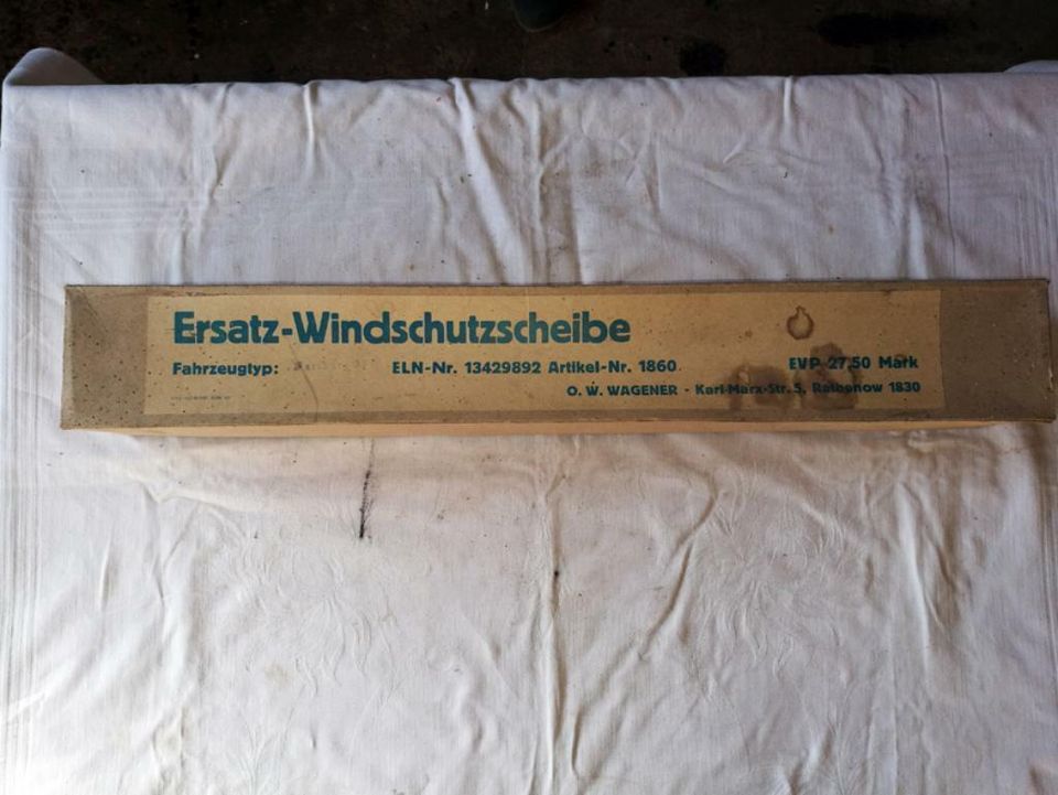 Wartburg 353 Scheibe Windschutzscheibe Ersatz original Karton in Bad Suderode