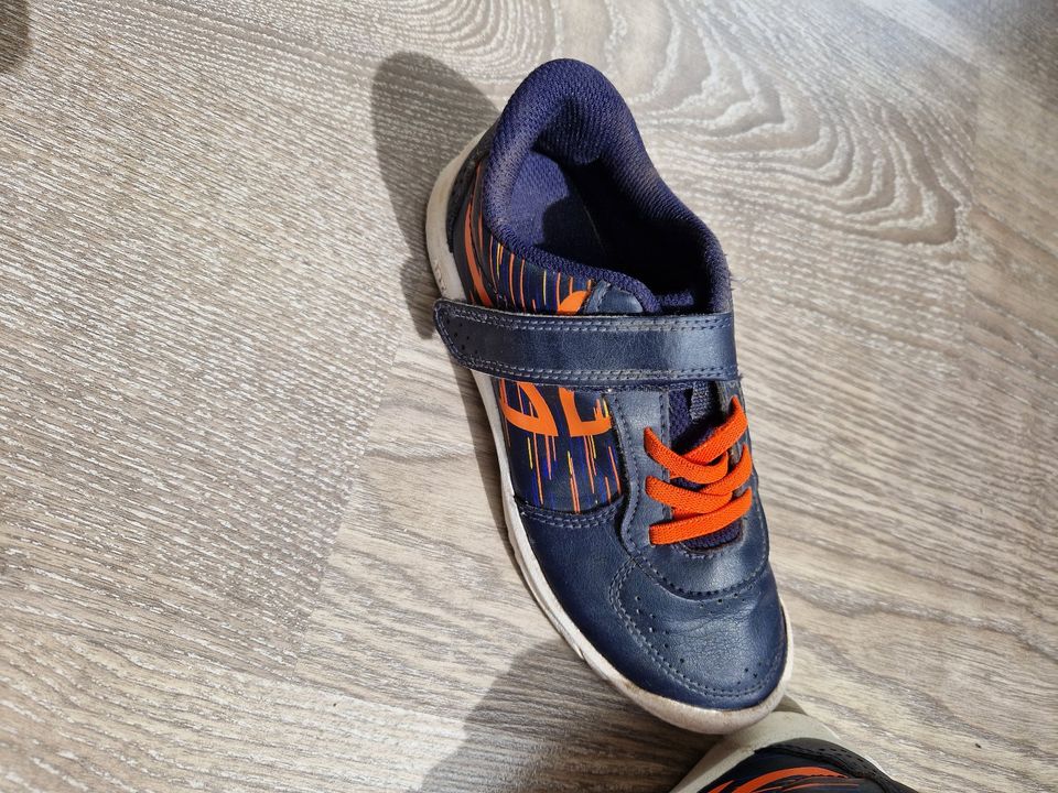 Jungen Sneaker mit Klettverschluss in Größe 33 von Artengo in Leipzig