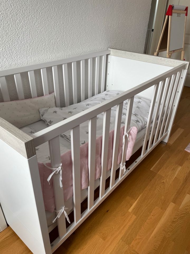 Paidi Kira Babybett Eiche Nautik + Lattenrost & Matratze in Mössingen