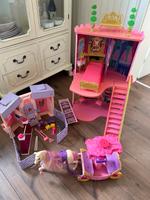 Konvolut Barbie Schloss Kutsche Pferd Stall klappbar Haus Bayern - Schwabmünchen Vorschau