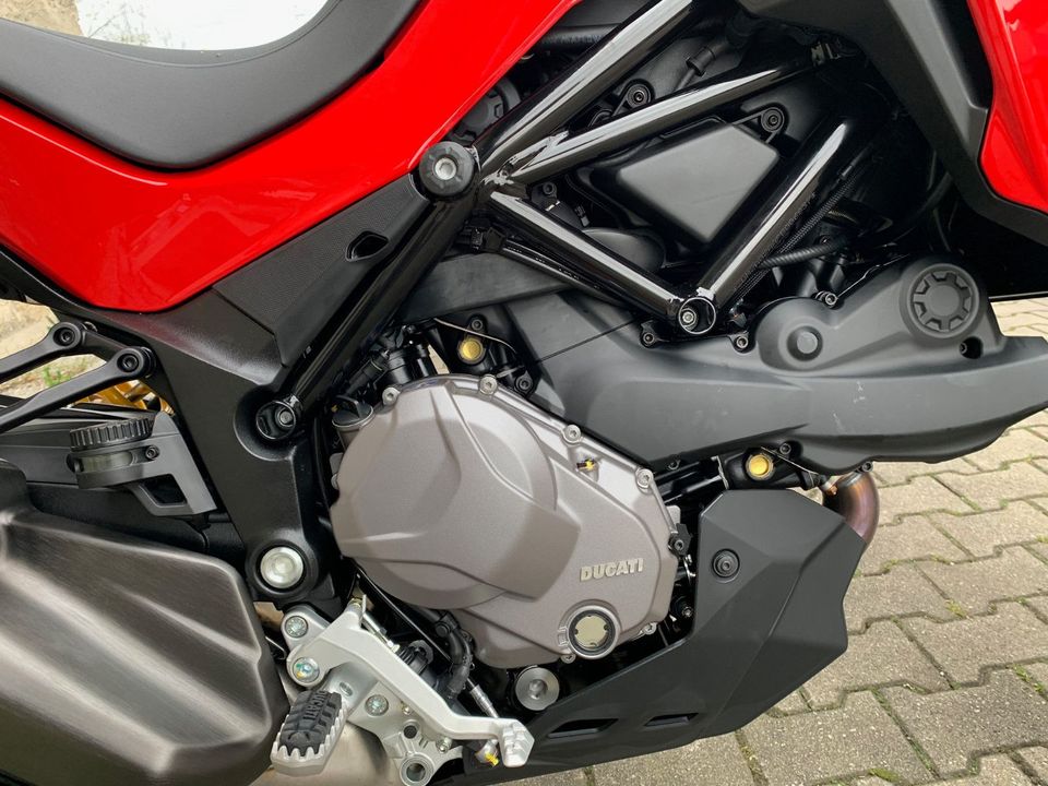 Ducati Multistrada V2 Neufahrzeug Schwarz oder ROT,Mwst in Obersöchering