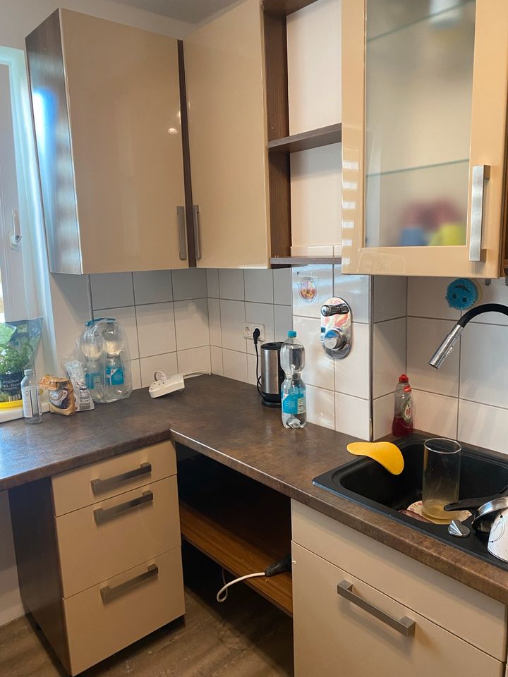 Küche inklusive Herdplatte, Ofen,Abzugshaube und Spülbecken in Hamburg