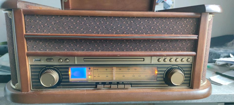 Retro-Radio, nichts original, für Bastler in Oberhausen