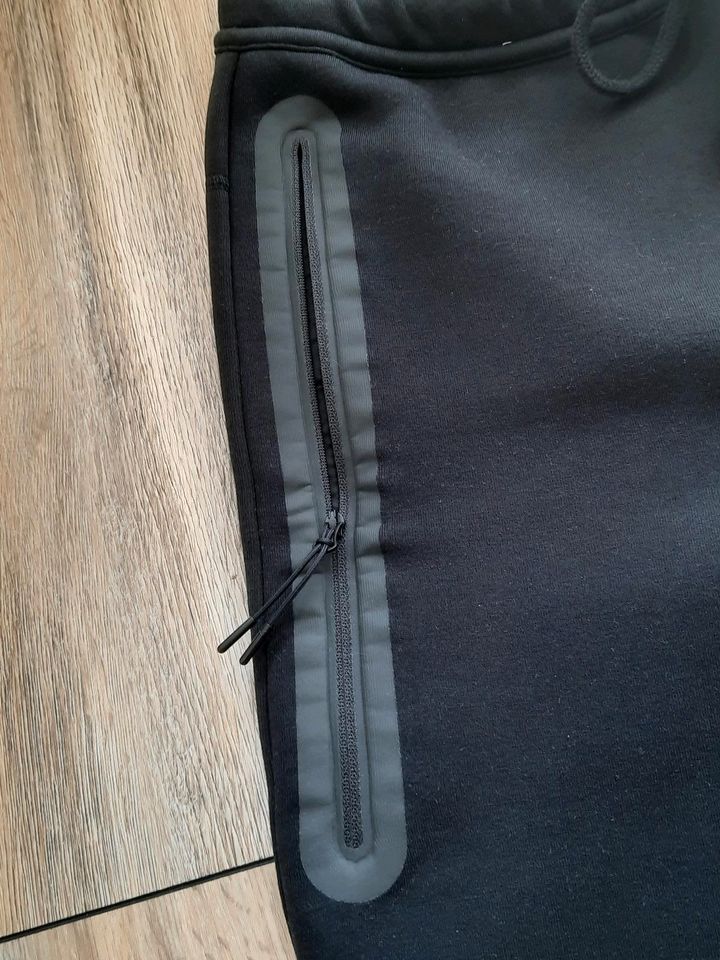 Nike Sportswear Shorts Sporthose Jogginghose in Rellingen