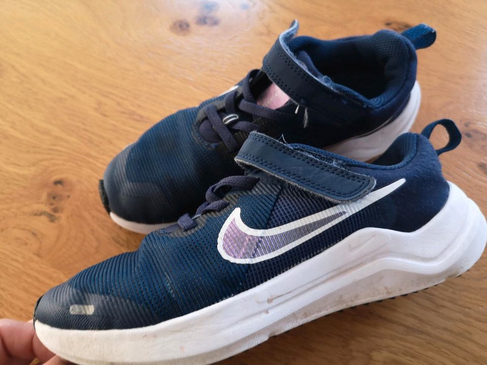 Nike Schuh in Gr. 32 in Bernau