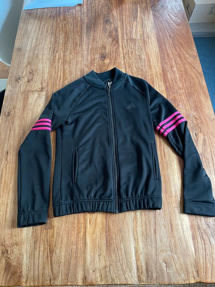 Jogginganzug Adidas schwarz pink Jogginghose Sweatshirtjacke in Fürth