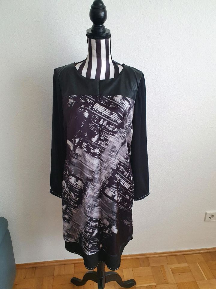 Tuzzi Druck-Kleid im Tunikastil 40 Größe in Karlsruhe