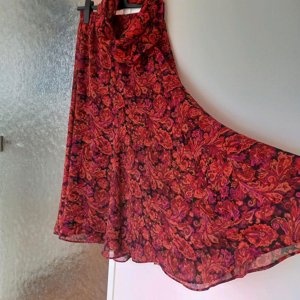 Chiffonrock Midi Paisley rot mit Schal Zero in Böblingen