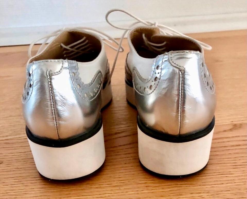 Brogues - Echtleder Halbschuhe - weiß Silber grau - Größe 40 in Uttenreuth