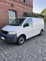 Ausgebauter VW T5 1.9 TDI mit Drehsitz Berlin - Pankow Vorschau