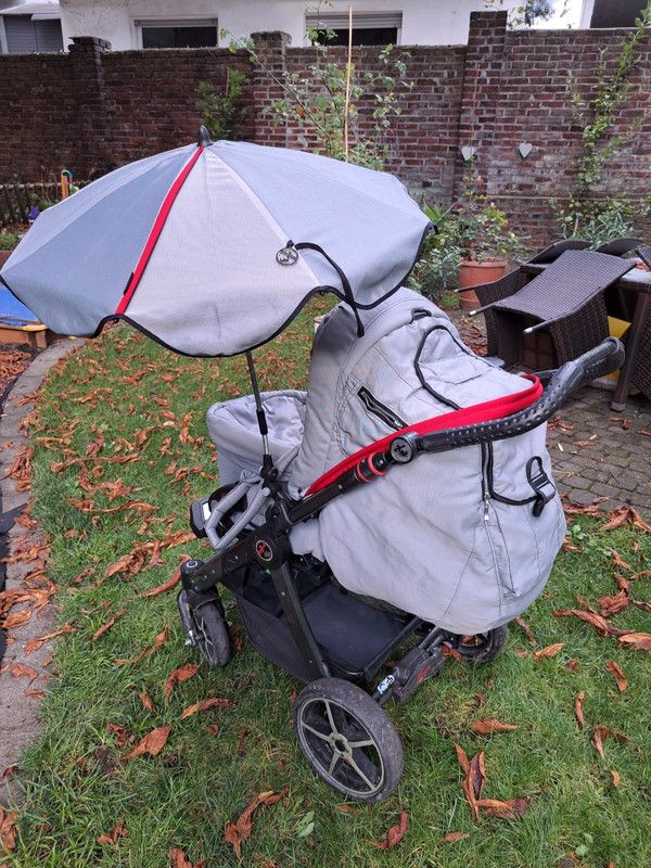 Hartan Kinderwagen mit viel Zubehör in Solingen