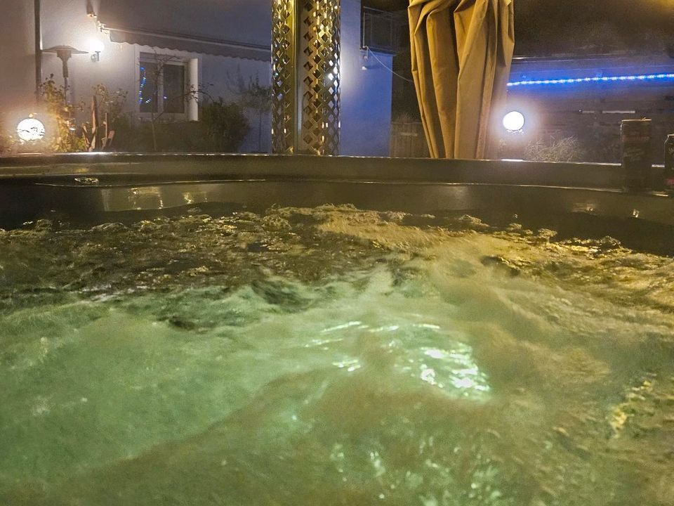 ✅Badezuber Whirlpool Jakuzzi Hot tub Badefass in Marktredwitz