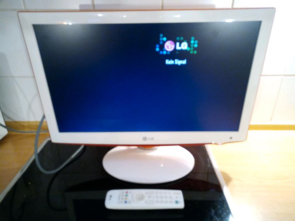 Monitor Desktop TV, Schmuckstück in Zeesen